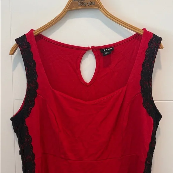 Torrid Vibrant Red sleeveless shirt size 0X - Picture 4 of 7